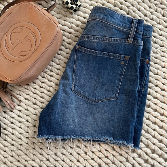 High-rise denim short - Picture 4 of 6